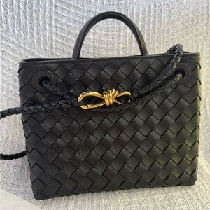 Bottega Veneta Small Andiamo in black